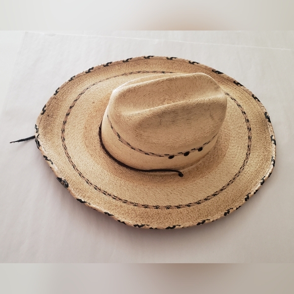 The Lonestar® one size beautifully crafted cattleman pinto palm hats - Picture 6 of 12